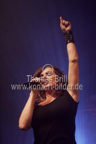 Deutsche Popcore-Band Die Happy mit Sängerin Marta Jandová auf 