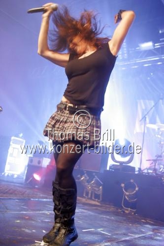 Deutsche Popcore-Band Die Happy mit Sängerin Marta Jandová auf 
