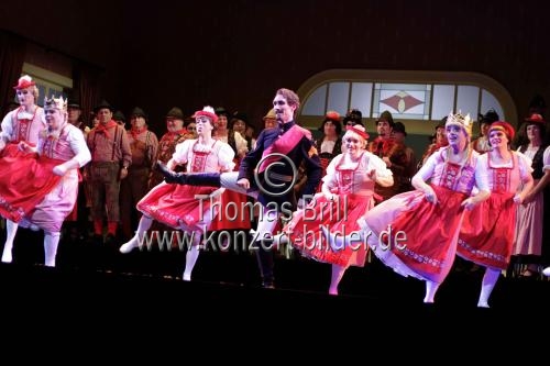 Divertissementchen Kölner Jungfrau, dringend gesucht, dem Gastspiel der Cäcilia Wolkenburg 2012 im Opernhaus Köln (&copy; )