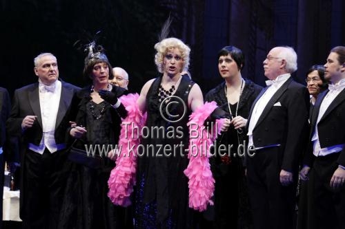 Divertissementchen Kölner Jungfrau, dringend gesucht, dem Gastspiel der Cäcilia Wolkenburg 2012 im Opernhaus Köln (© )