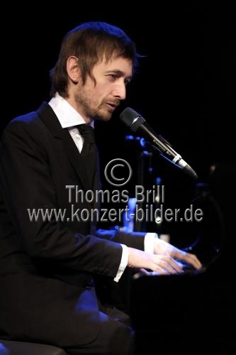 Britische Pop-Band The Divine Comedy mit Sänger Neil Hannon gastiert auf ihrer 