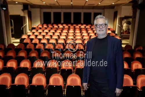 Geschäftsführer des Theater am Dom Köln Oliver Durek im Interview bezüglich Planung, Inszenierung und Wirtschaften eines Theaterensembles ohne öffentliche Förderung im Theater am Dom Köln (&copy; Thomas Brill)