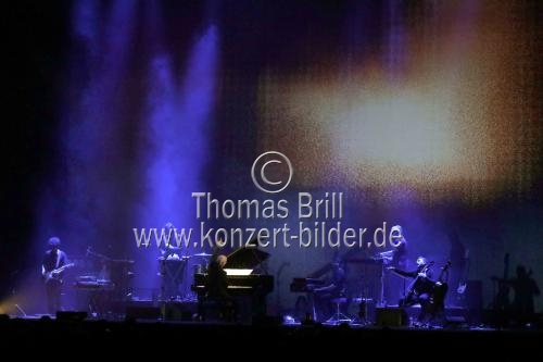 Italienische Pianist Ludovico Einaudi gastiert mit seinem Ensemble auf seiner 