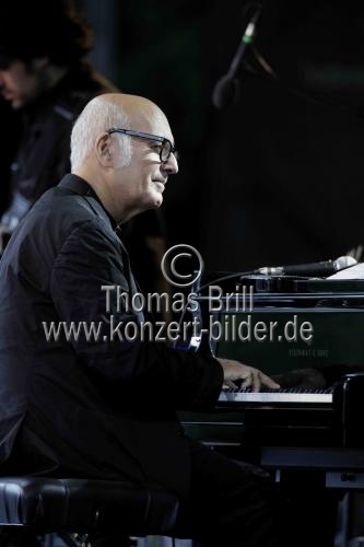 Italienische Pianist Ludovico Einaudi gastiert mit seinem Ensemble auf seiner 