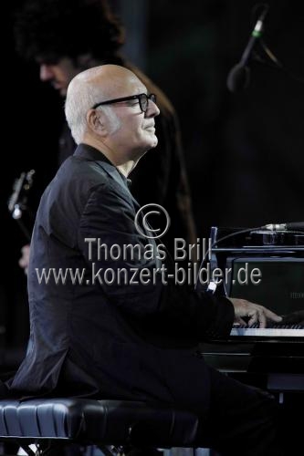 Italienische Pianist Ludovico Einaudi gastiert mit seinem Ensemble auf seiner 