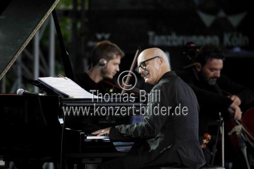 Italienische Pianist Ludovico Einaudi gastiert mit seinem Ensemble auf seiner 