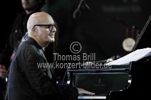 Italienische Pianist Ludovico Einaudi gastiert mit seinem Ensemble auf seiner 