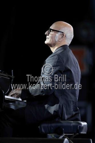 Italienische Pianist Ludovico Einaudi gastiert mit seinem Ensemble auf seiner 