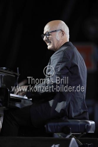 Italienische Pianist Ludovico Einaudi gastiert mit seinem Ensemble auf seiner 