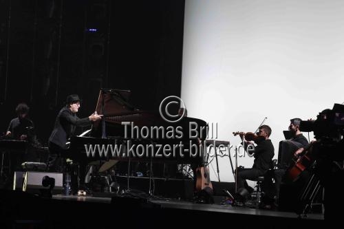 Italienische Pianist Ludovico Einaudi gastiert mit seinem Ensemble auf seiner 