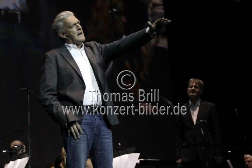 eisige welten - Live in Concert gastiert mit dem schweizer Fernseh-Moderator Max Moor in der Lanxess-Arena Köln (© Thomas Brill)
