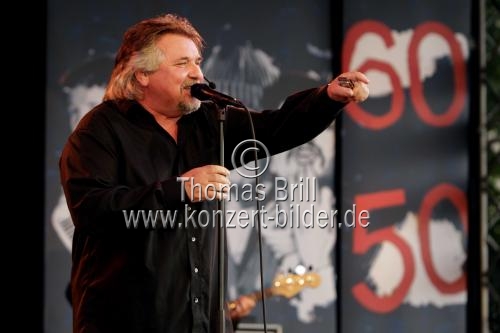 Tommy Engel gastiert mit seiner Band auf seiner 