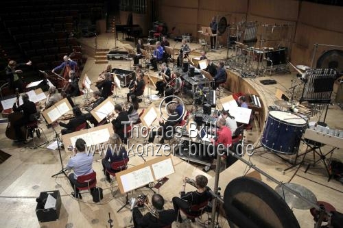 Deutsches NRW-Landes-Ensemble für zeitgenössische Musik Ensemble musikFabrik gastiert im Rahmen des Musikfestivals 