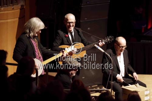 Deutsche Indie-Pop-Band Erdmöbel geben mit dem Kaiser Quartett ein „30 Jahre ERDMÖBEL