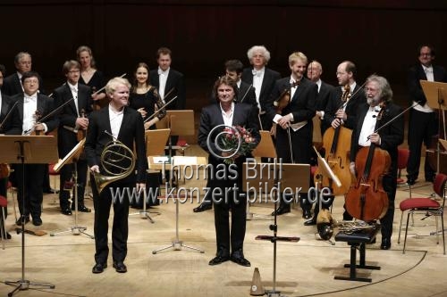 Deutsche Tenor Klaus Florian Vogt gastiert in Begleitung des Stuttgarter Kammerorchester unter der Leitung des deutschen Dirigenten Matthias Foremny in der Philharmonie Köln (© Thomas Brill)