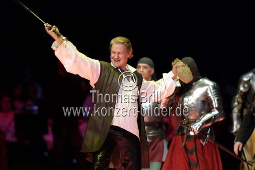 Excalibur - The Celtic Rock Opera gastiert mit Michael Mendl als Zauberer Merlin in der Lanxess-Arena Köln (© Thomas Brill)