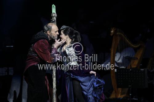 Excalibur - The Celtic Rock Opera gastiert mit Michael Mendl als Zauberer Merlin in der Lanxess-Arena Köln (© Thomas Brill)