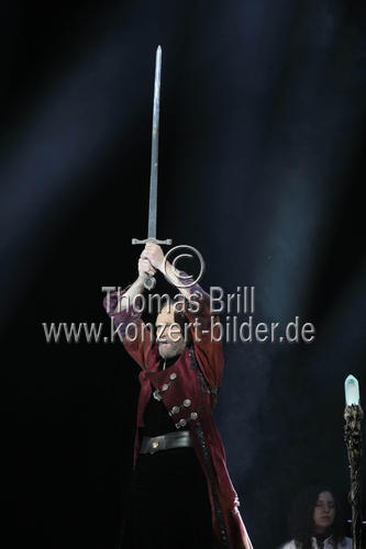 Excalibur - The Celtic Rock Opera gastiert mit Michael Mendl als Zauberer Merlin in der Lanxess-Arena Köln (© Thomas Brill)