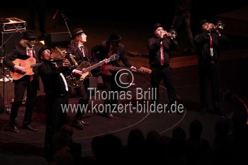 Rumänische Balkan Brass-Blaskapelle Fanfare Ciocarlia gastiert auf ihrer 