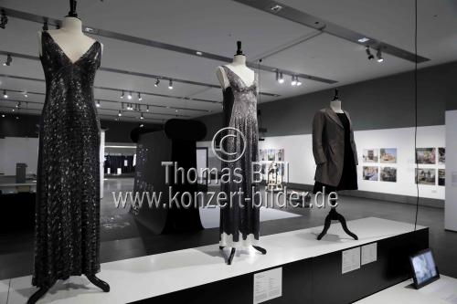 Ausstellung „Fast Fashion. Die Schattenseiten der Mode“ gastiert vom 12. Oktober 2018 bis 24. Februar 2019 im Rautenstrauch-Joest-Museum Köln (© Thomas Brill)