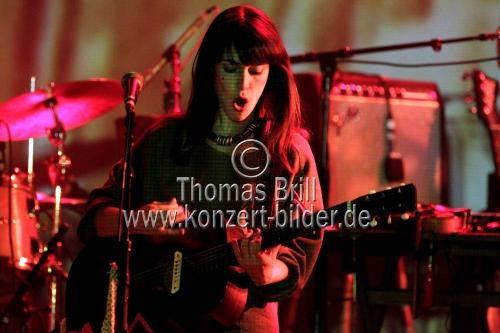 Kanadische Pop-Sängerin und Gitarristin Leslie Feist gastiert auf ihrer 