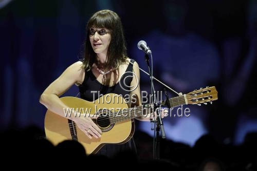 Kanadische Pop-Sängerin und Gitarristin Leslie Feist gastiert auf ihrer 