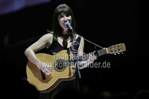 Kanadische Pop-Sängerin und Gitarristin Leslie Feist gastiert auf ihrer 