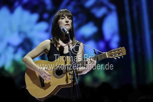 Kanadische Pop-Sängerin und Gitarristin Leslie Feist gastiert auf ihrer 