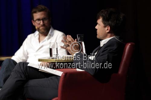 Deutsche Schauspielerin Annika Schilling, Gert Scobel und die deutschen Kulturwissenschaftler Philipp Felsch und Markus Krajewski diskutieren über „Mythen des Alltags