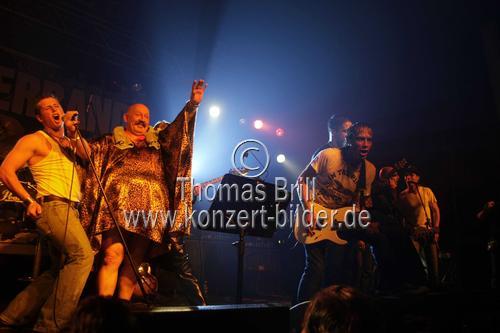 Deutsche Rocksänger Jürgen Zeltinger gastierte mit seiner Band auf seiner 