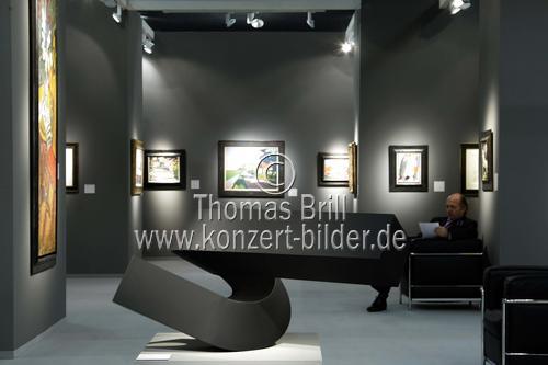 Cologne Fine Art & Antiques-Die Kunstmesse mit dem Angebotsspektrum von der Antike bis zur Nachkriegskunst gastiert vom 19. bis 23. November 2008 in der Messe Halle 3.2  Köln (&copy; Thomas Brill)