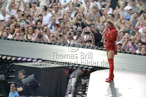 Deutsche Schlagersängerin Helene Fischer gastierte auf ihrer 