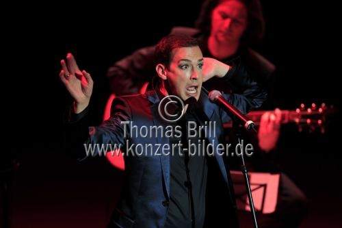 Deutsche Chansonnier Tim Fischer gastiert gastiert beim 10. Sommerblut Kulturfestival 