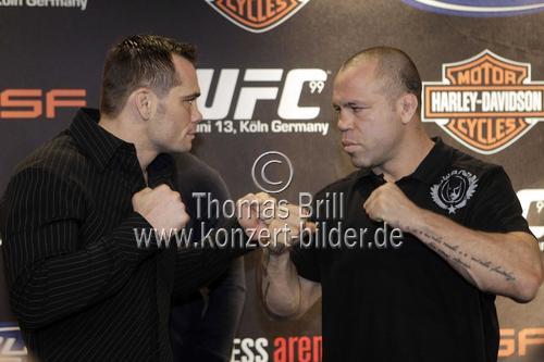 Pressekonferenz UFC Ultimate Fighting Championship am 13. Juni 2009 in derLanxess-Arena Köln (© Thomas Brill)