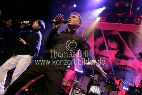 Schottische Indie-Rockband Franz Ferdinand und die amerikanische Pop-/Electro-Pop-Band Sparks gastieren auf ihrer 