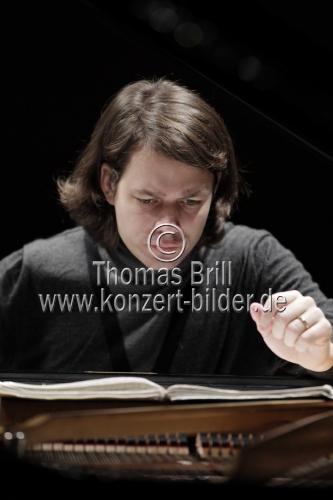 Französische Pianist David Fray gastiert mit Werken von Johann Sebastian Bach in der Philharmonie Köln (&copy; Thomas Brill)