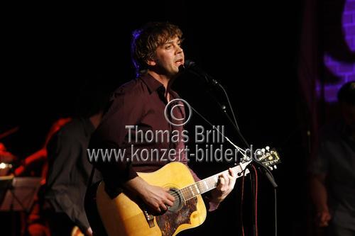 Deutscher Sänger Niels Frevert gastiert auf seiner 