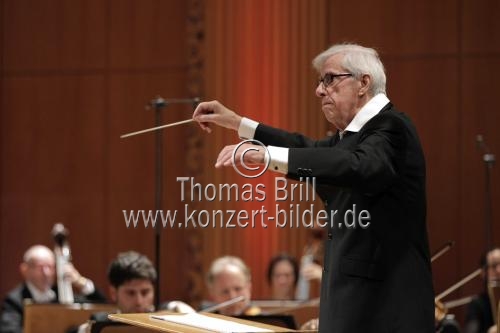 WDR Rundfunkorchester Köln unter der Leitung des österreichischen Dirigenten Helmuth Froschauer spielt die 