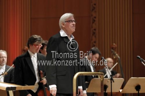 WDR Rundfunkorchester Köln unter der Leitung des österreichischen Dirigenten Helmuth Froschauer spielt die 