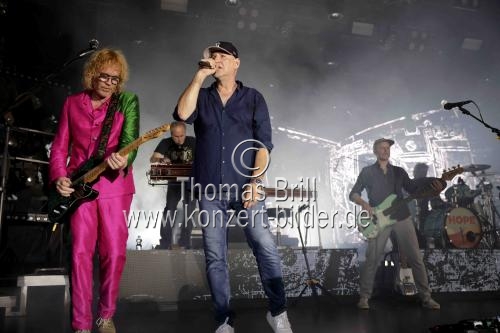 Deutsche Rockband Fury in the Slaughterhouse gastierte auf ihrer 