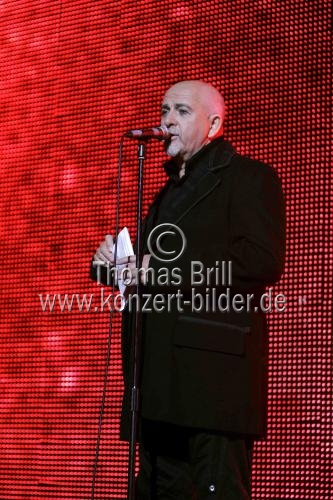 Englische Musiker Peter Gabriel gastiert in Begleitung des New Blood Orchestra auf seiner 