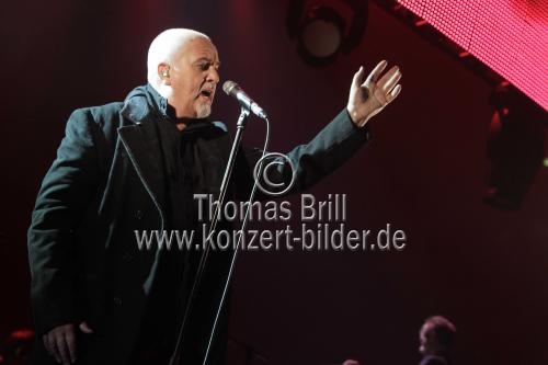 Englische Musiker Peter Gabriel gastiert in Begleitung des New Blood Orchestra auf seiner 
