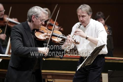 Deutsch Violinist Daniel Gaede leitet die Berliner Barock Solisten in der Philharmonie Köln (© Thomas Brill)