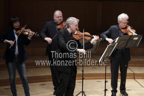 Deutsch Violinist Daniel Gaede leitet die Berliner Barock Solisten in der Philharmonie Köln (© Thomas Brill)
