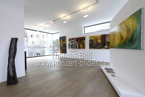 Neueröffnung der Galerie Reitz am Rheinauhafen mit Bilder und Skulpturen von Renata Tumarova und Zelko Rusic in der Galerie Reitz Köln (&copy; Thomas Brill)