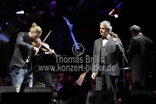 Italienische Tenor Andrea Bocelli gastiert auf seiner 
