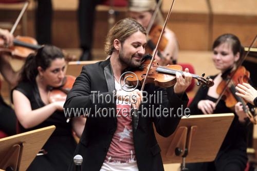 Deutsch/amerikanischer Violinist David Garrett gastiert in Begleitung des Verbier Festival Orchestra unter der Leitung des österreichische Geigers Christoph Koncz auf seiner 