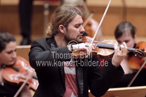 Deutsch/amerikanischer Violinist David Garrett gastiert in Begleitung des Verbier Festival Orchestra unter der Leitung des österreichische Geigers Christoph Koncz auf seiner 
