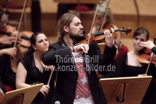 Deutsch/amerikanischer Violinist David Garrett gastiert in Begleitung des Verbier Festival Orchestra unter der Leitung des österreichische Geigers Christoph Koncz auf seiner 