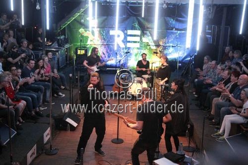 Irische Rocksänger Rea Garvey gastiert auf seiner 